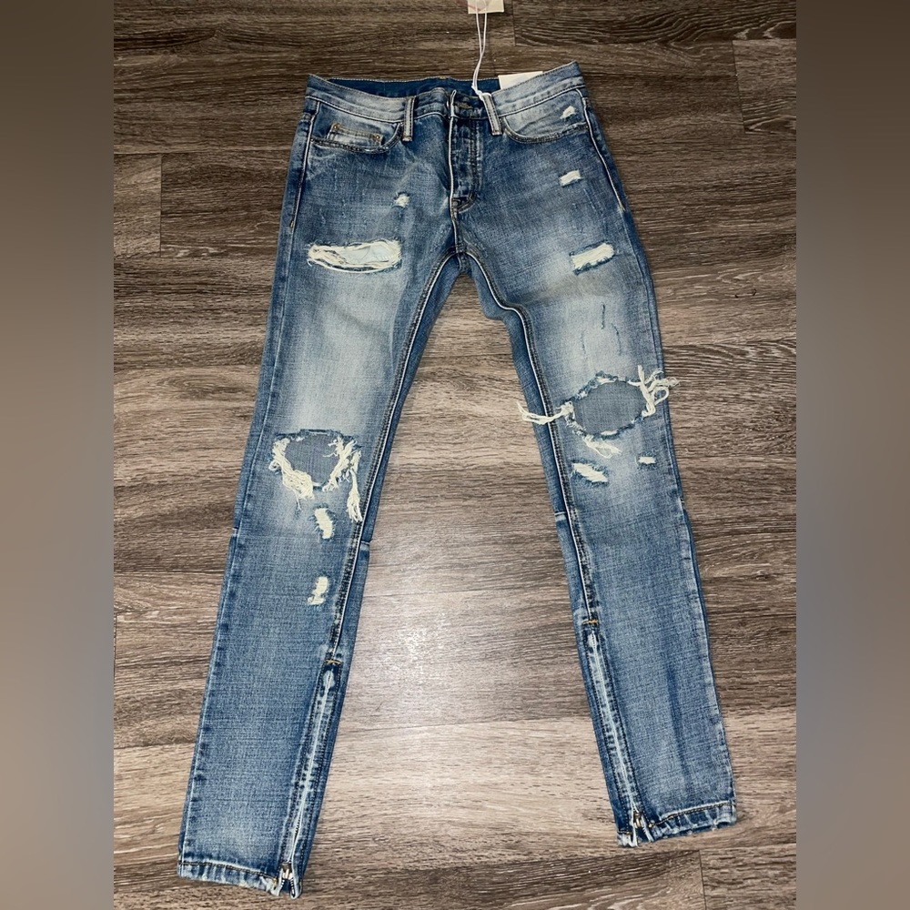 Brand new/never worn distressed MNML skinny jeans Size 28 men’s